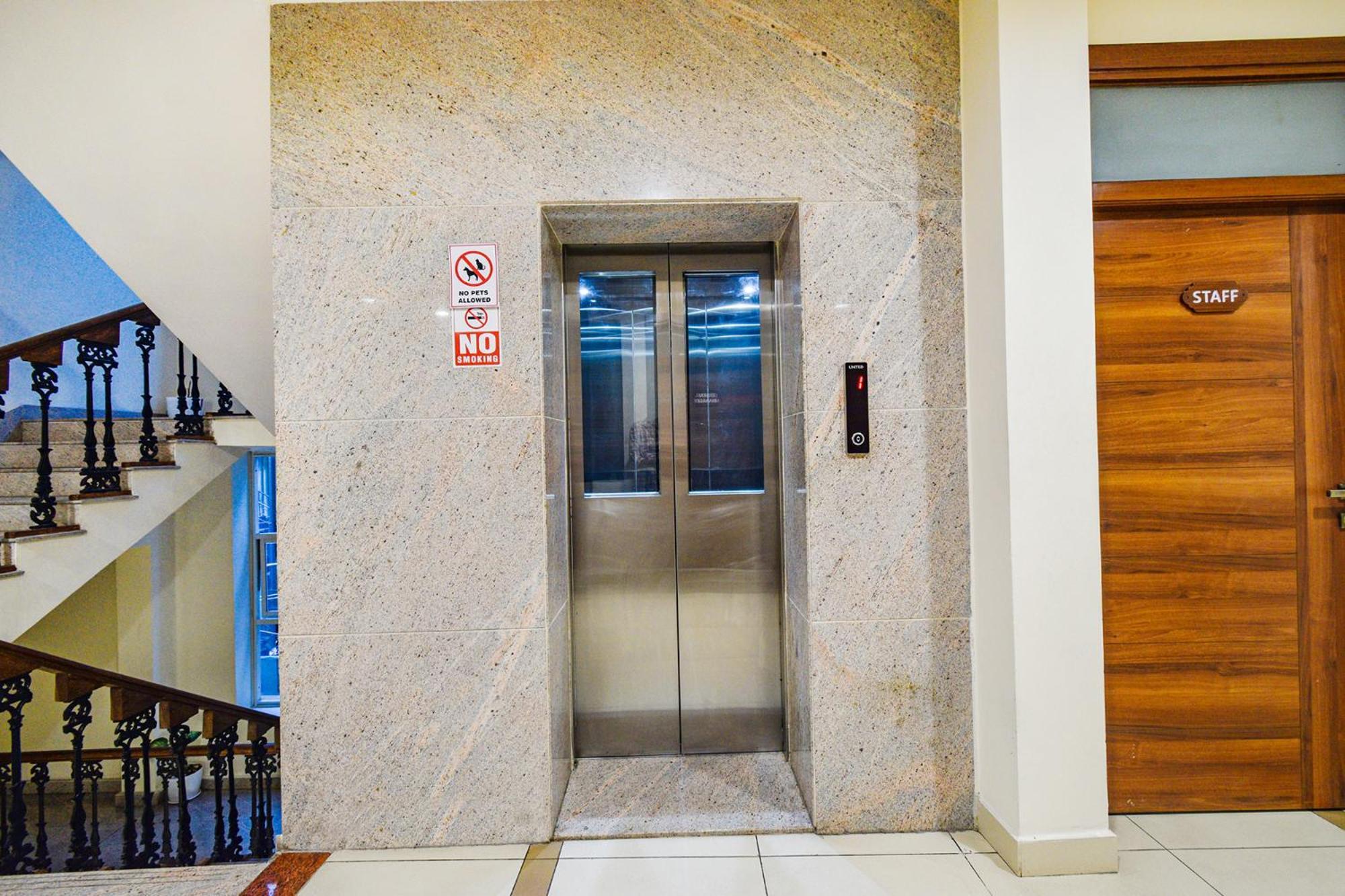 Fabhotel Prime Am Suites - Nr Yashoda Hospitals - Secunderabad ไฮเดอราบัด ภายนอก รูปภาพ