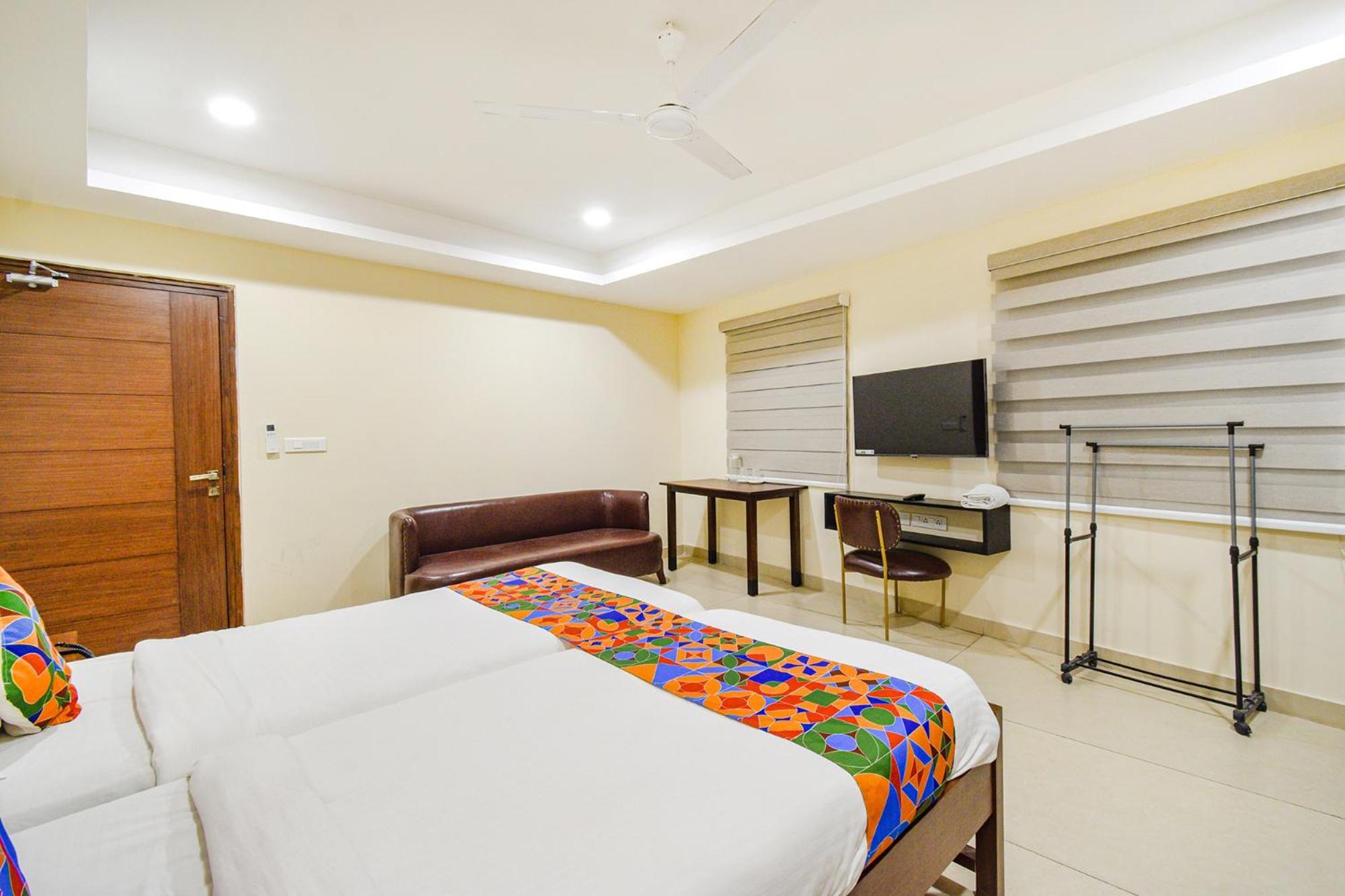 Fabhotel Prime Am Suites - Nr Yashoda Hospitals - Secunderabad ไฮเดอราบัด ภายนอก รูปภาพ